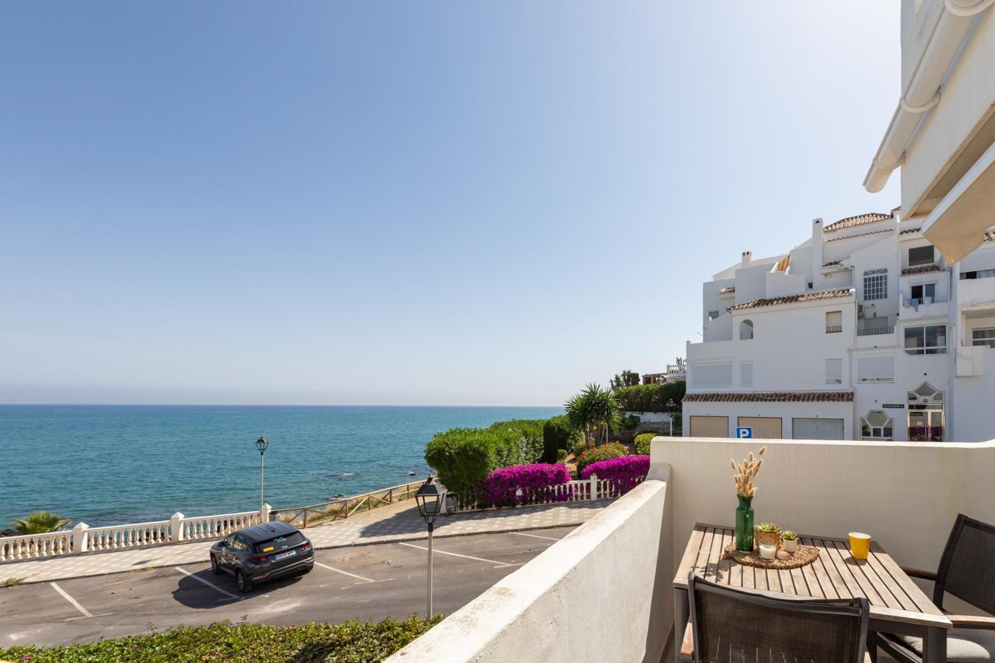 Vb Beachfront 2bdr Duplex With Bbq
