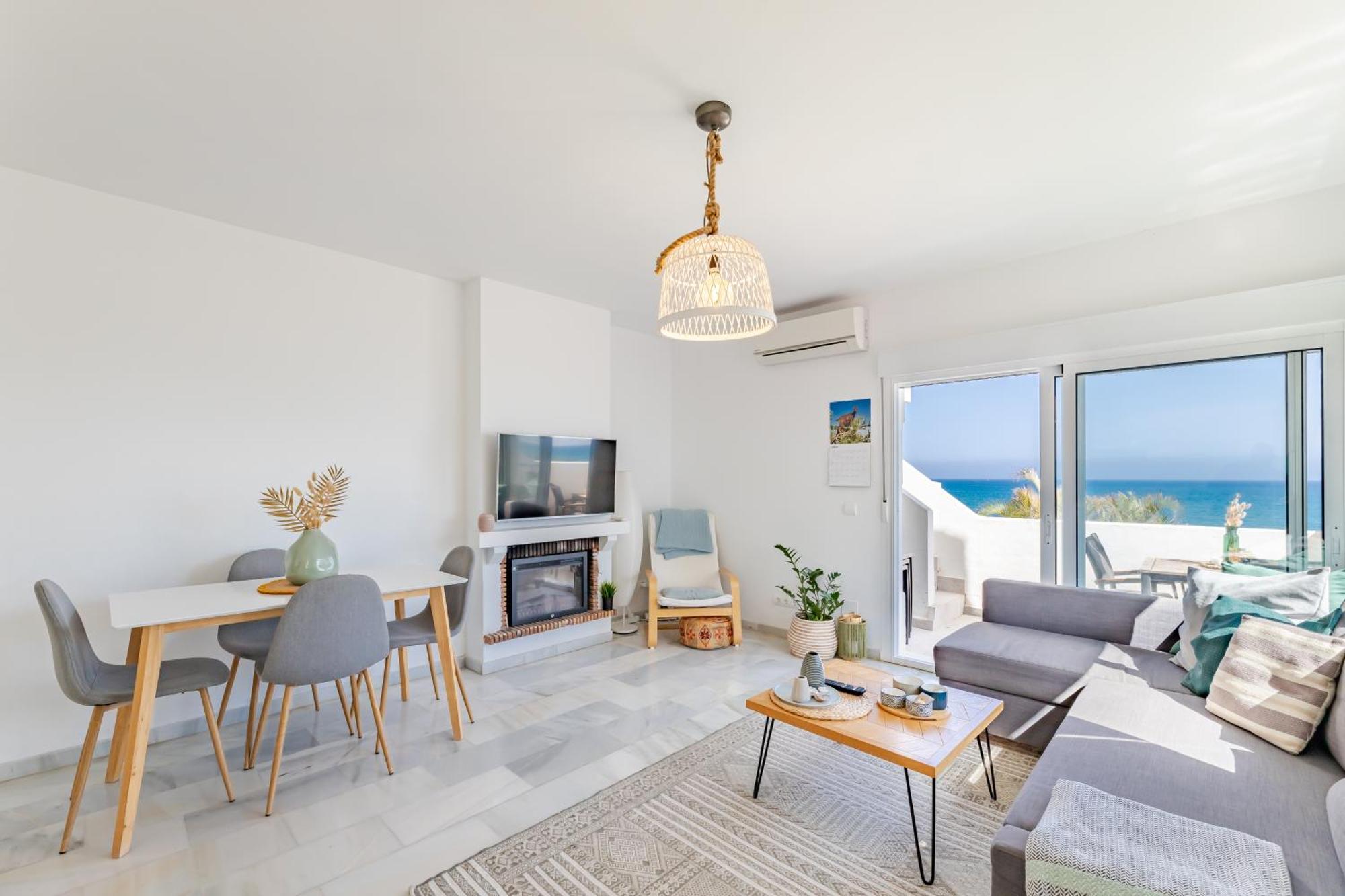 Vb Beachfront 2bdr Duplex With Bbq * Benalmádena